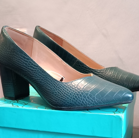 Red tape emerald shoes - Picture 2 of 9